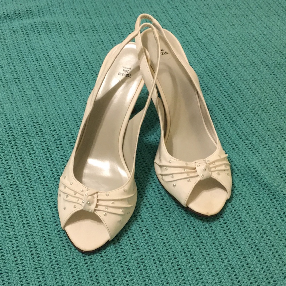 Peep toe heels